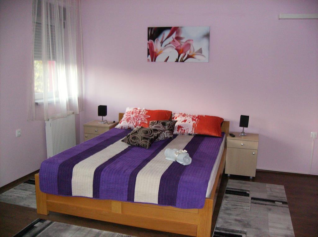 B&B Zmajevo Gnezdo 021 Sremska Kamenica Room photo